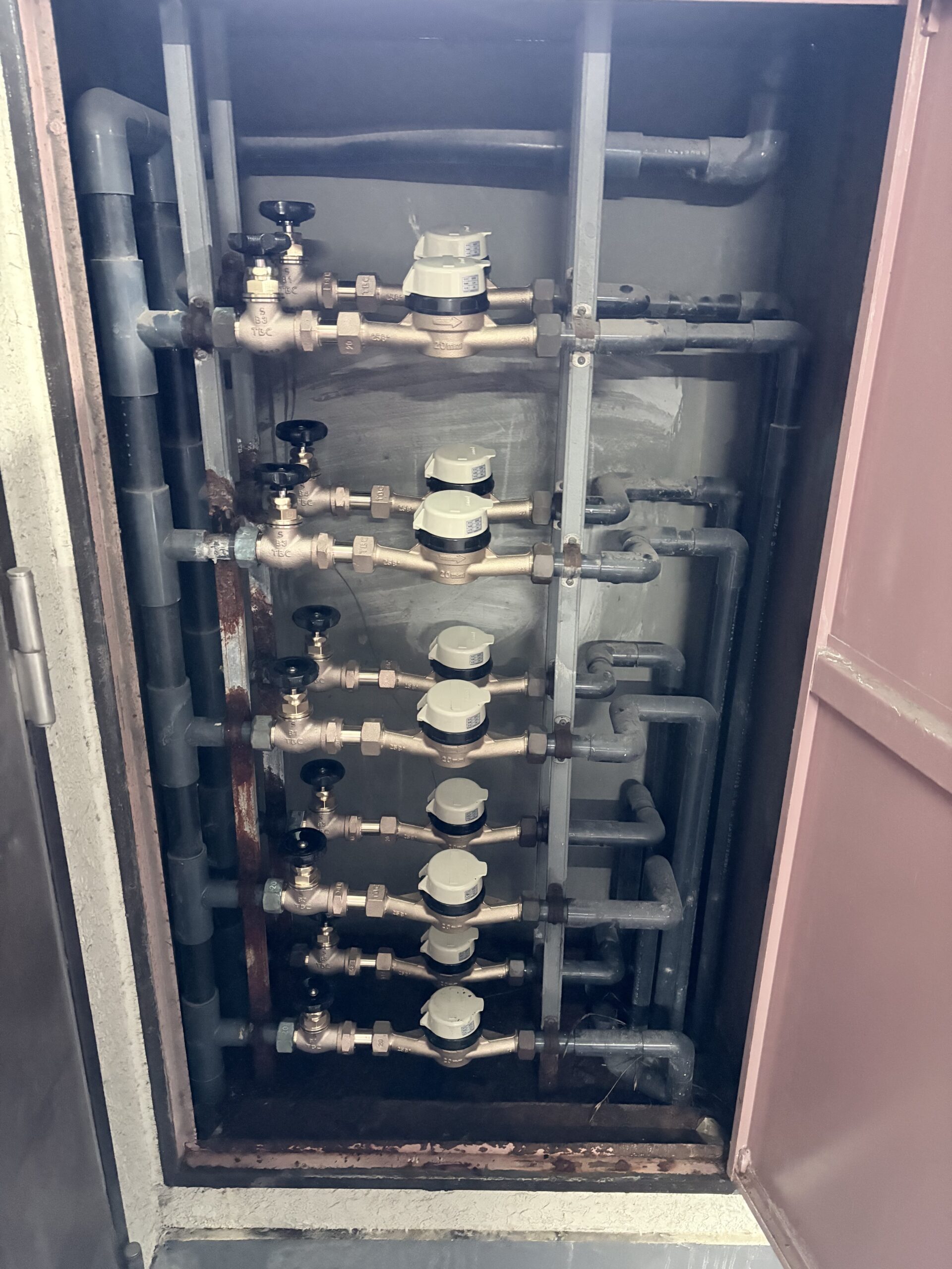 【大阪市】マンション74戸分の水道メーター・止水バルブ交換工事｜南設備